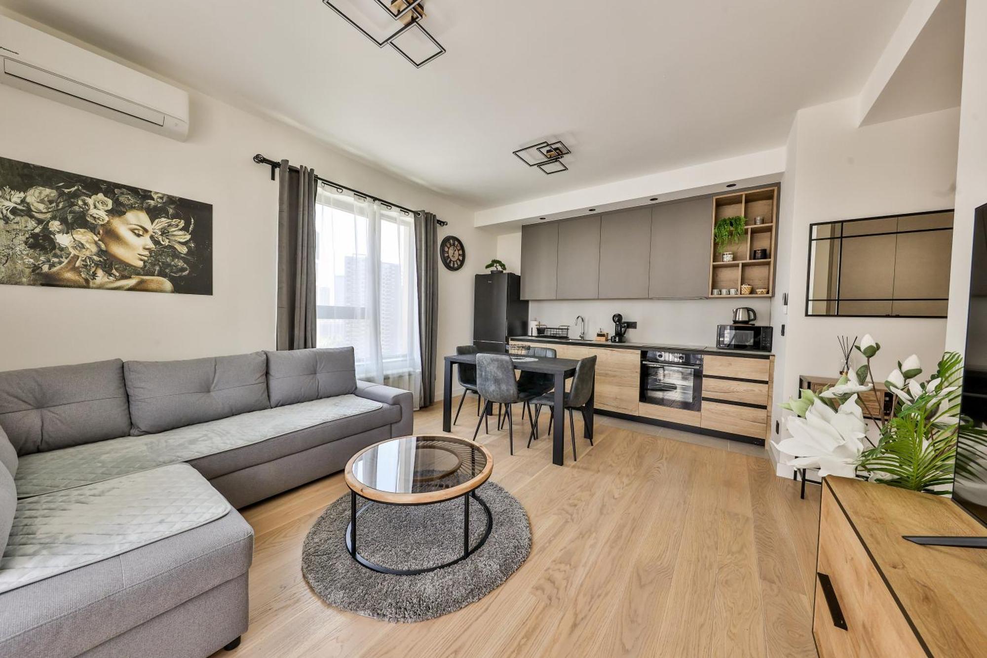 Modern On The Waterfront Apartment
